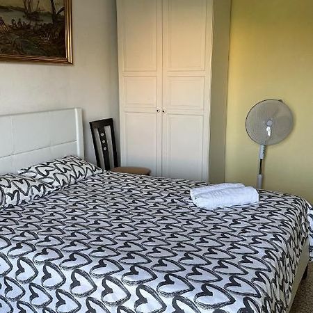 Habitaciones Con O Sin Balcon Бадалона Экстерьер фото