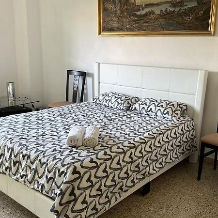 Habitaciones Con O Sin Balcon Бадалона Экстерьер фото