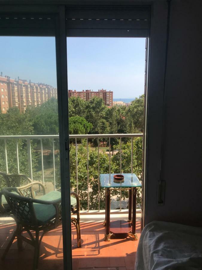 Habitaciones Con O Sin Balcon Бадалона Экстерьер фото